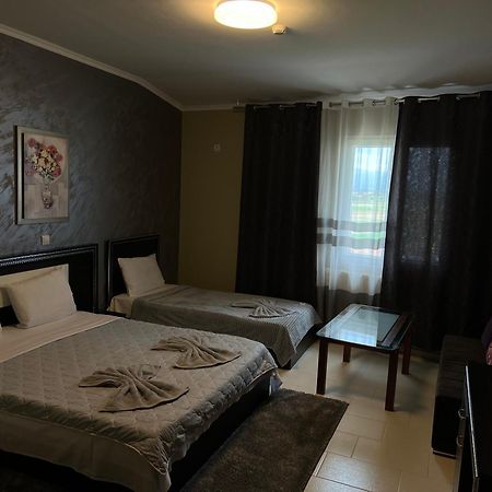 Hotel Yal Restaurant Tetovo Esterno foto